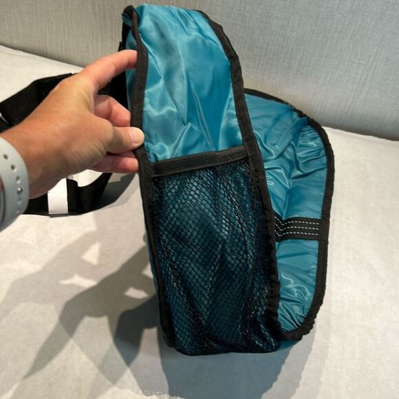 NEW thirty-one Explorista Crossbody Shoulder Purse Stroller Bag Hobo Utility Tra - Picture 4 of 14